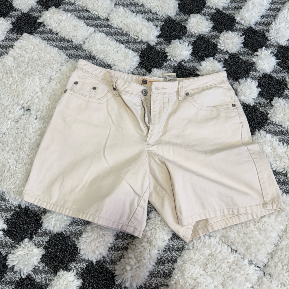 Faded Glory Women's Cream shorts